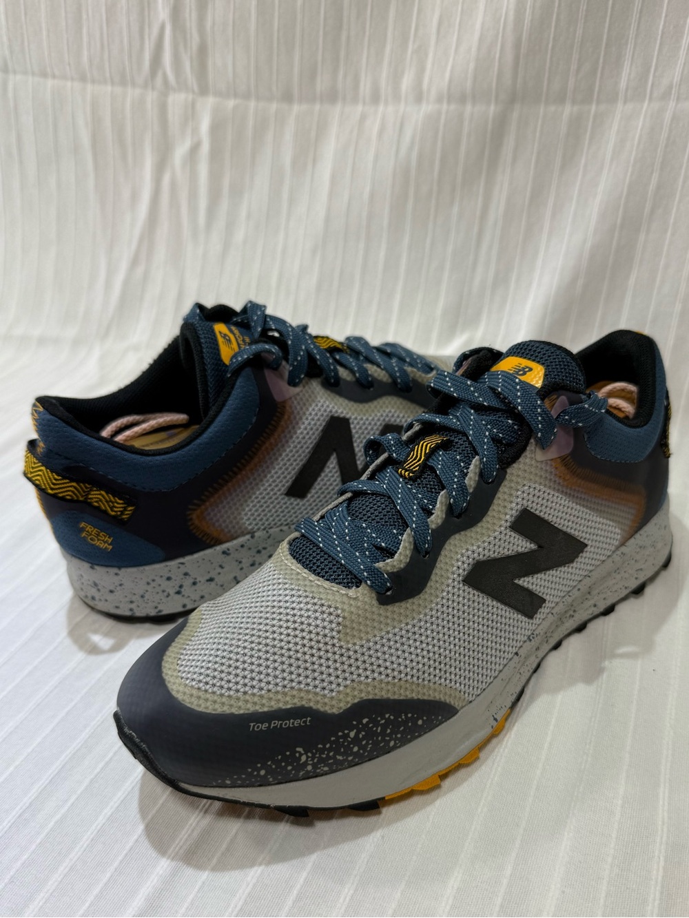 New Balance Fresh Foam Trail Shoes Boys Size 5